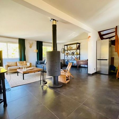 Appartamento Large Chalet With Terrace And View In Briancon Esterno foto