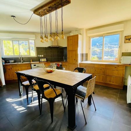 Appartamento Large Chalet With Terrace And View In Briancon Esterno foto